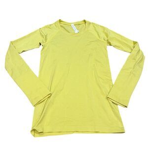 Lululemon long sleeve shirt size 4